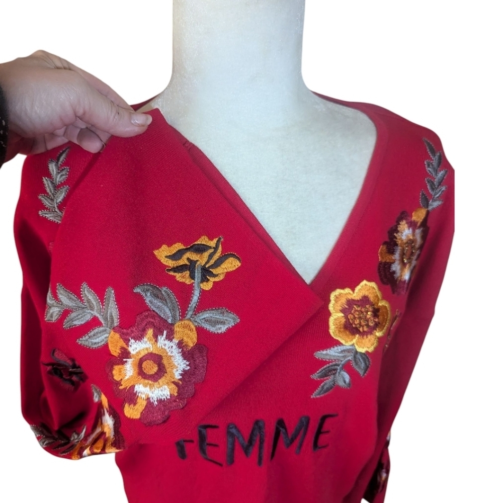 Red Knit Floral Femme Embroidered V Neck Whimsigoth Bell Sleeves Top Sz M - Picture 2 of 9